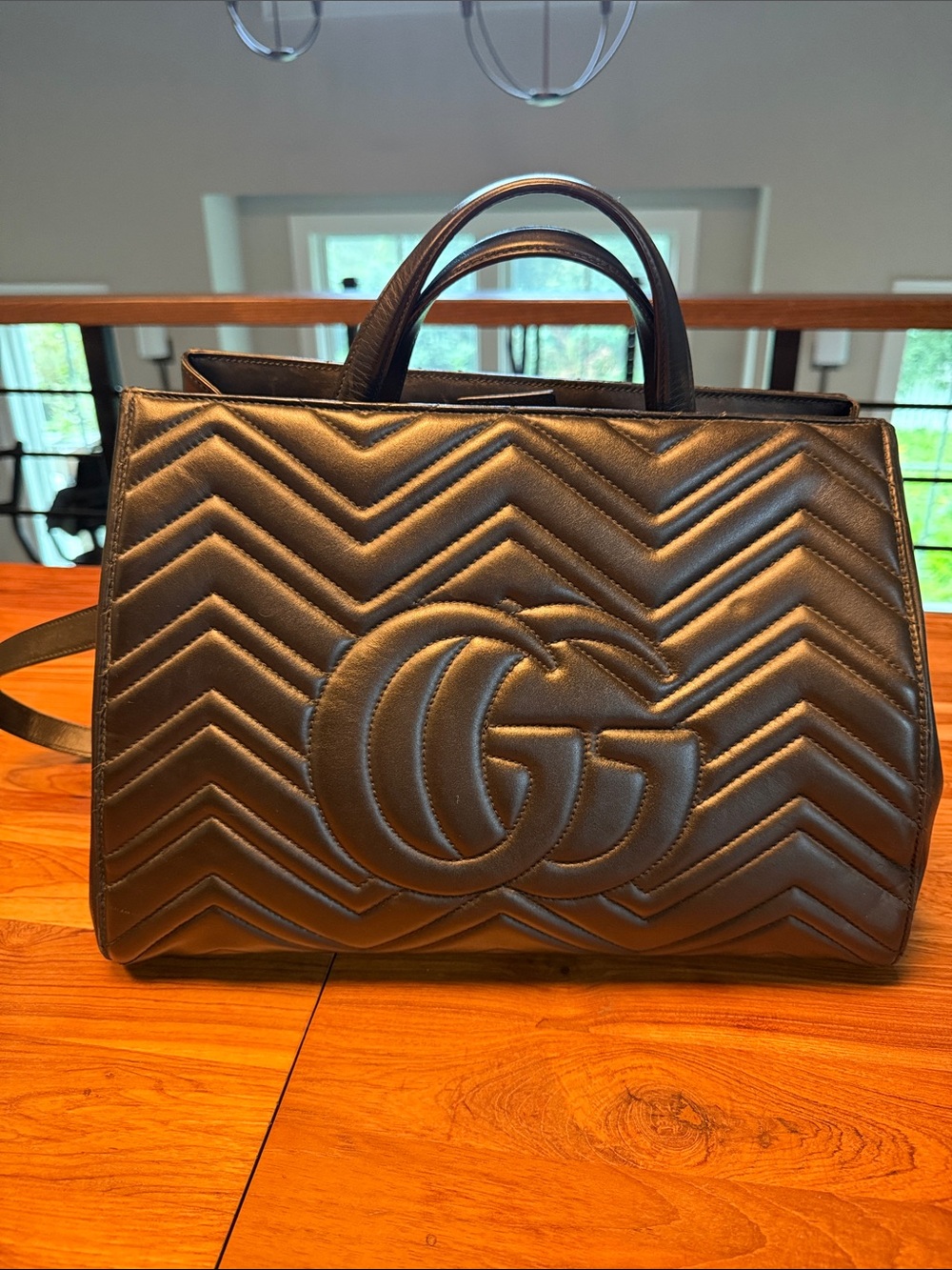 Gucci Black Chevron GG Top-Handle Satchel with Gold Hardware - Authentic - Picture 2 of 6